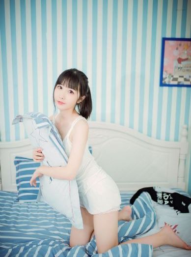 我被同桌强摸双乳自慰_国产剧在线观看完整版