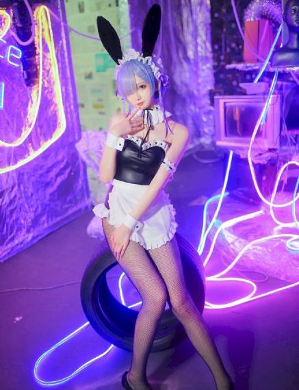 三男一女互舔高潮视频_国产在线视频